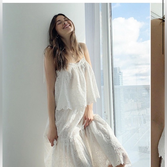 Wilfred Tops - Wilfred Aritzia Morning Star Lace Camisole Top